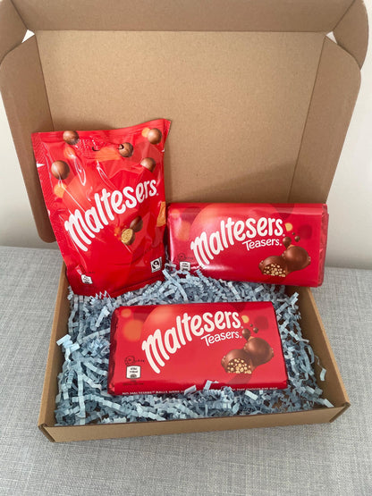 Maltesers Chocolate Gift Set | 2 Bars & Pouch | Birthday Chooclate Gift | Christmas Chocolate Gifts | Maltesers Gift Box | Present ideas