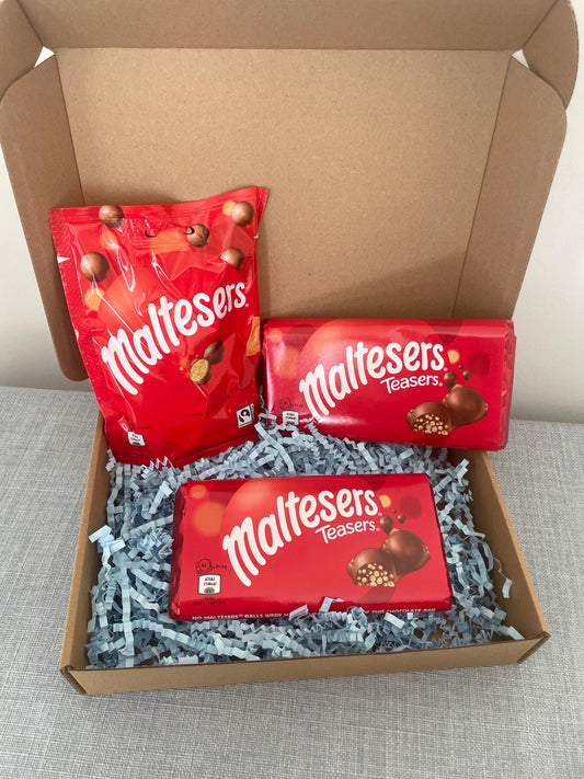 Maltesers Chocolate Gift Set | 2 Bars & Pouch | Birthday Chooclate Gift | Christmas Chocolate Gifts | Maltesers Gift Box | Present ideas