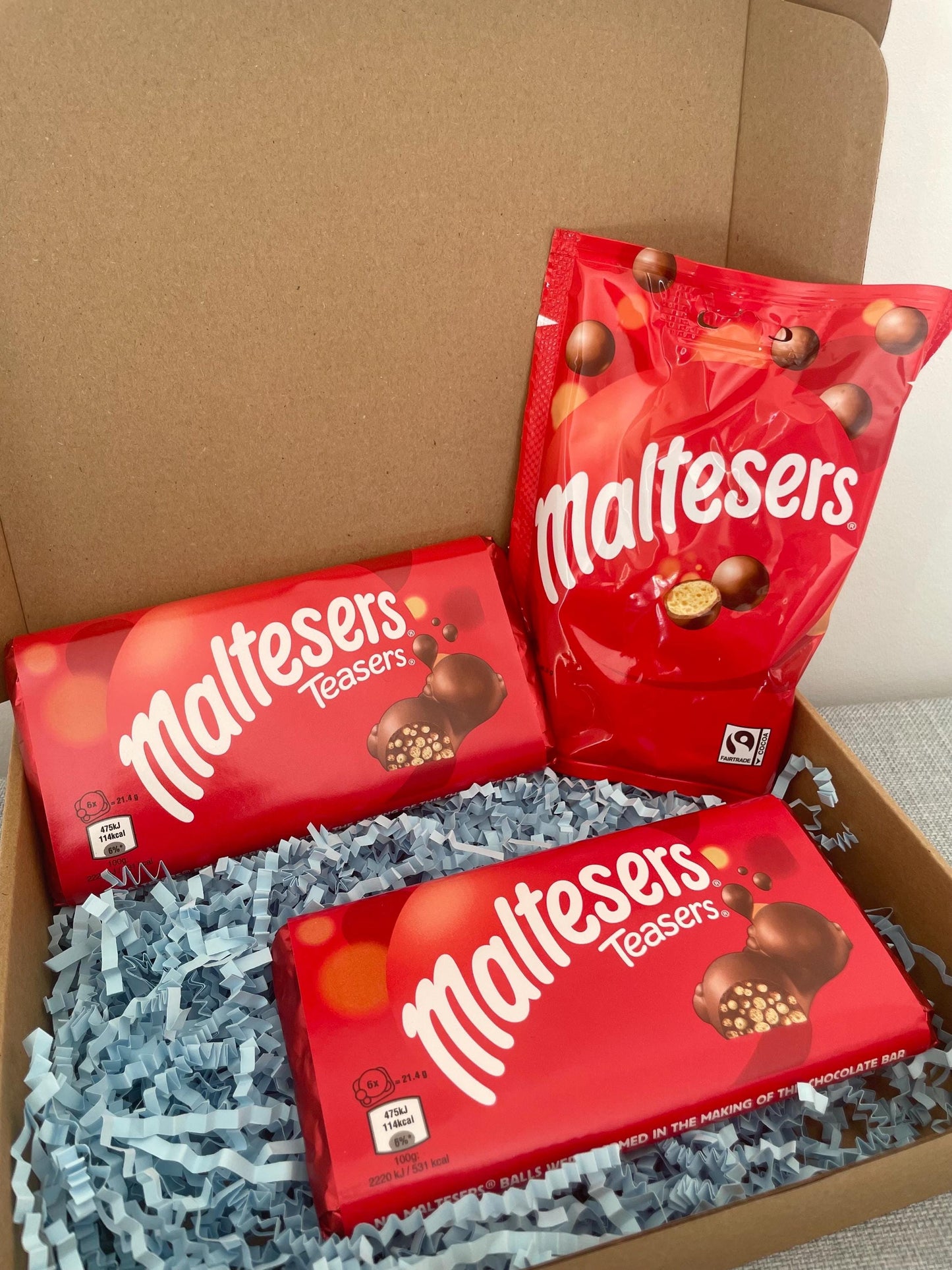 Maltesers Chocolate Gift Set | 2 Bars & Pouch | Birthday Chooclate Gift | Christmas Chocolate Gifts | Maltesers Gift Box | Present ideas