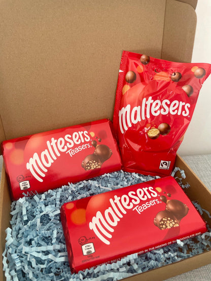 Maltesers Chocolate Gift Set | 2 Bars & Pouch | Birthday Chooclate Gift | Christmas Chocolate Gifts | Maltesers Gift Box | Present ideas