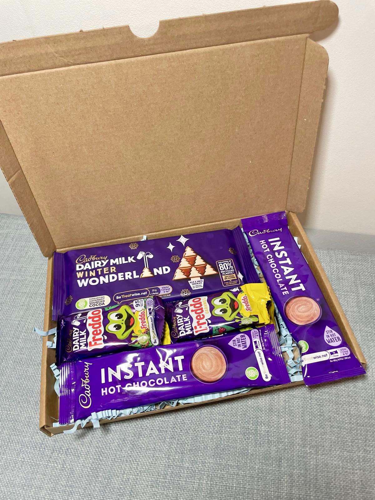 Cadbury Christmas Hot Chocolate & Winter Wonderland Gift Box | Festive Chocolate Treat | Freddo Gift Set | Holiday Chocolate Box